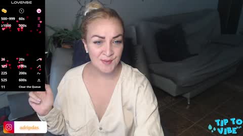 Adriana Paredes  online show from January 25, 12:16 pm