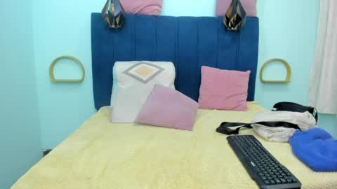 adriana online show from April 25, 11:35 pm