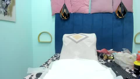 adriana online show from May 8, 1:11 am