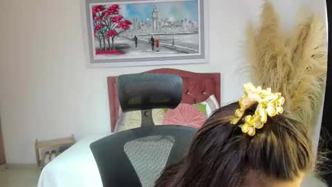 Snapshot of adrianatorres_ chatting on December 18, 5:19 pm Adriana online show from December 18, 5:19 pm