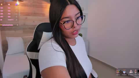 Snapshot of adrianna_rosse chatting on October 24, 3:30 pm A D R I  online show from October 24, 3:30 pm