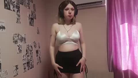 Snapshot of adriannamalango chatting on July 19, 12:42 pm Sofa online show from July 19, 12:42 pm