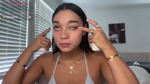 Snapshot of adriannarodriguez chatting on September 10, 4:18 pm Adrianna online show from September 10, 4:18 pm