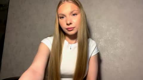 Snapshot of adriannemuldowney chatting on April 12, 3:28 pm Caroline online show from April 12, 3:28 pm