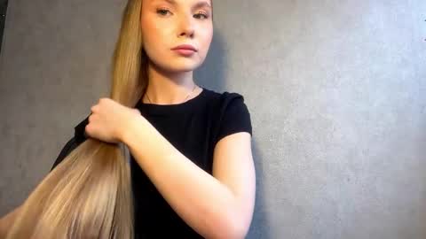 Snapshot of adriannemuldowney chatting on April 19, 2:27 pm Caroline online show from April 19, 2:27 pm