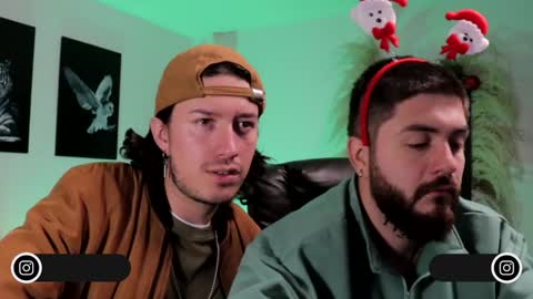 Snapshot of adrianwilliams_ chatting on December 17, 10:43 pm Adrian Williams online show from December 17, 10:43 pm