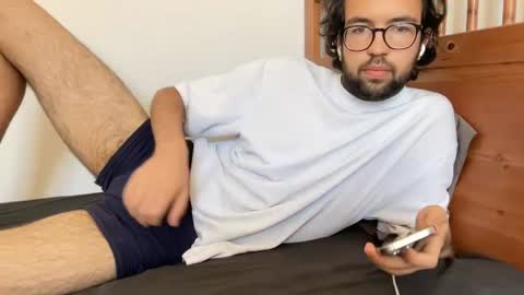 adrien_b online show from July 9, 9:57 am