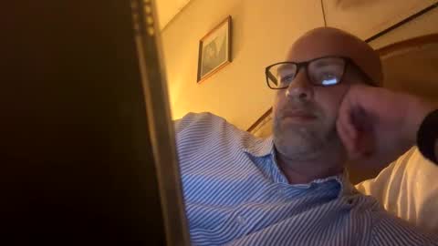 Snapshot of adrienfromparis chatting on April 1, 7:22 pm adrienfromparis online show from April 1, 7:22 pm