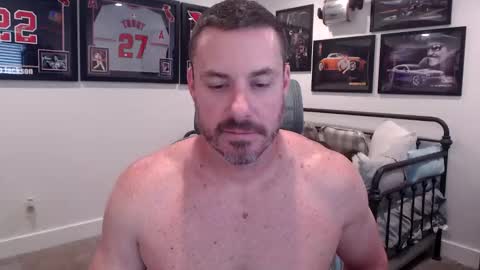 Snapshot of adventrs_fun chatting on April 22, 7:15 pm adventrs_fun online show from April 22, 7:15 pm