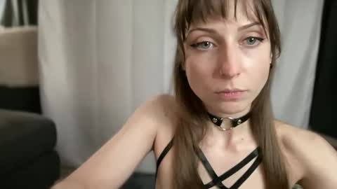 Snapshot of adventurealexi chatting on April 2, 7:00 pm adventurealexi online show from April 2, 7:00 pm