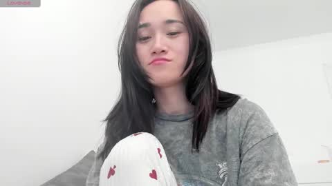 Aenie online show from March 11, 8:20 am