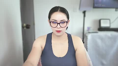 Snapshot of aeseelia chatting on June 23, 3:54 pm lia online show from June 23, 3:54 pm