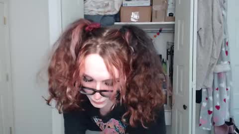 AESTROGEN online show from October 6, 6:38 pm