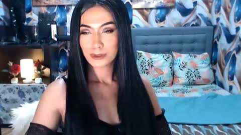 Snapshot of affairtoyourgoddesskhendra chatting on October 19, 9:26 pm Dominant Goddess Contessa online show from October 19, 9:26 pm