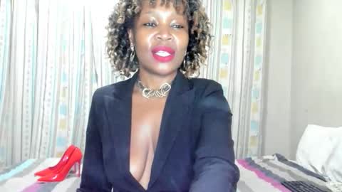 Snapshot of aficangagqueen chatting on October 7, 2:20 am AfricanSquirtQueen online show from October 7, 2:20 am