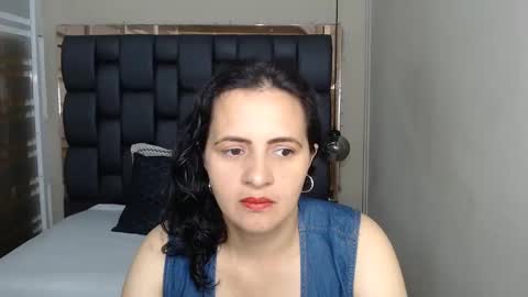 Snapshot of africa_holmes chatting on January 6, 12:46 pm Africa online show from January 6, 12:46 pm