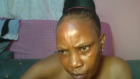 Snapshot of african_divaa chatting on February 22, 2:48 pm african_divaa online show from February 22, 2:48 pm