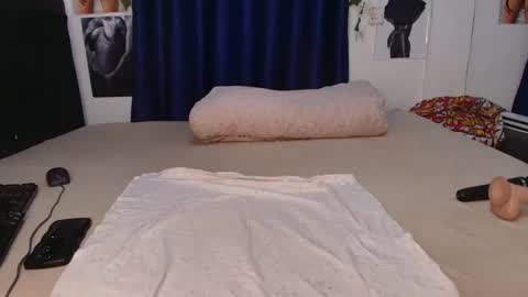 Africanpetitequeenn online show from March 13, 7:42 pm