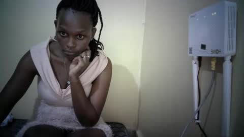Snapshot of africanpretty22 chatting on December 18, 6:36 pm africanpretty22 online show from December 18, 6:36 pm