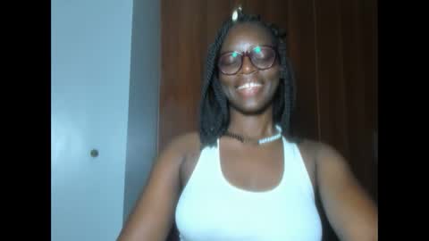 Snapshot of afro_pop chatting on January 11, 1:48 am Leah online show from January 11, 1:48 am