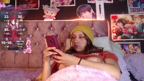 Snapshot of afroditaunu chatting on March 10, 8:15 am Cris owo online show from March 10, 8:15 am