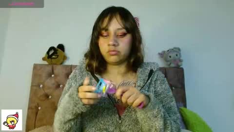 Snapshot of afroditaunu chatting on December 14, 12:27 am Cris owo online show from December 14, 12:27 am