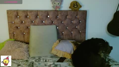 Snapshot of afroditaunu chatting on January 6, 1:09 am Cris owo online show from January 6, 1:09 am