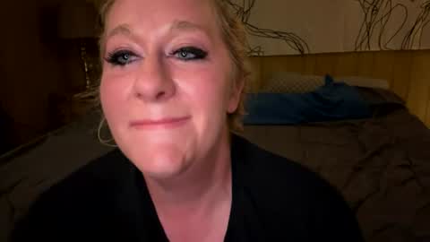SuckUbusKitten online show from July 30, 11:15 pm