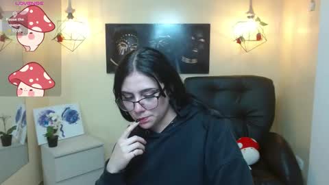 Snapshot of agarycus_ chatting on October 9, 1:09 pm Kimberly online show from October 9, 1:09 pm