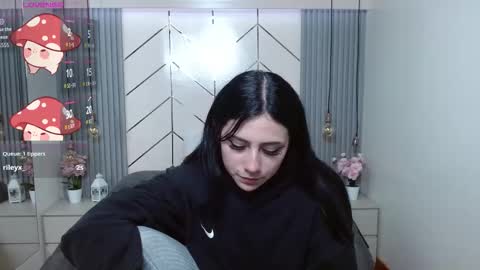 Snapshot of agarycus_ chatting on November 5, 5:35 pm Kimberly online show from November 5, 5:35 pm