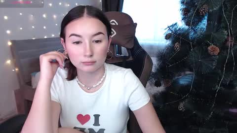 Snapshot of agata_cherry chatting on December 26, 8:07 am Eva online show from December 26, 8:07 am