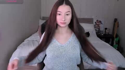 Snapshot of agata_cherry chatting on December 21, 7:37 am Eva online show from December 21, 7:37 am