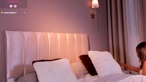 Snapshot of agata_laurent_ chatting on March 5, 3:13 am Agata Lauret online show from March 5, 3:13 am