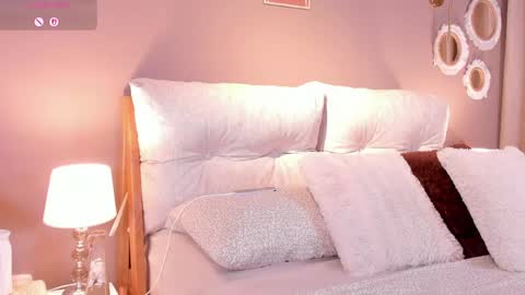 Snapshot of agata_laurent_ chatting on May 27, 11:35 pm Agata Lauret online show from May 27, 11:35 pm