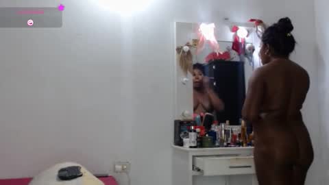 independent model online show from March 1, 6:15 am