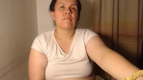 Snapshot of agathaaaa chatting on March 22, 11:08 pm online show from March 22, 11:08 pm