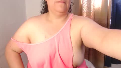 Snapshot of agathaaaa chatting on March 23, 6:01 pm online show from March 23, 6:01 pm