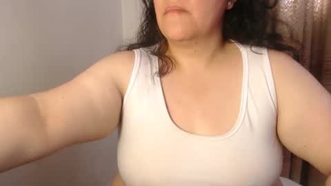 Snapshot of agathaaaa chatting on March 25, 5:19 pm online show from March 25, 5:19 pm
