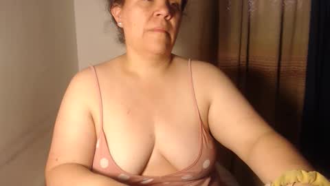 Snapshot of agathaaaa chatting on May 7, 11:04 am online show from May 7, 11:04 am