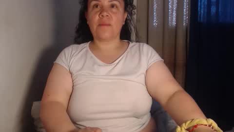 Snapshot of agathaaaa chatting on May 28, 11:07 am online show from May 28, 11:07 am