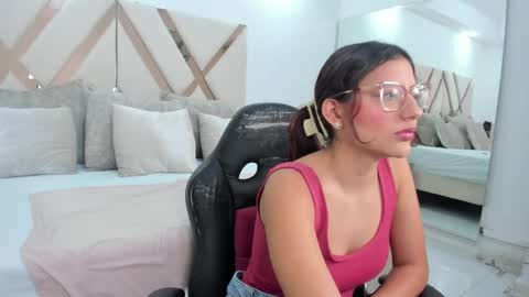 Snapshot of agathajoness1 chatting on April 28, 2:11 pm Agatha online show from April 28, 2:11 pm