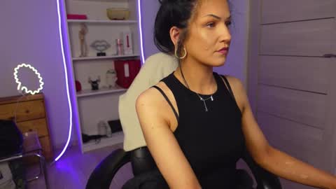 Agelina Lilly Laura online show from February 21, 10:11 pm