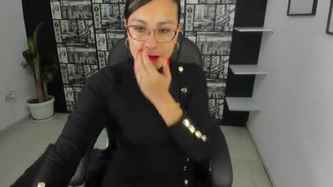 Snapshot of aghata_moon chatting on December 16, 2:38 pm Aghata Moon online show from December 16, 2:38 pm