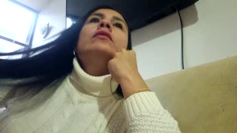 Snapshot of aghata_moon chatting on December 30, 10:34 pm Aghata Moon online show from December 30, 10:34 pm