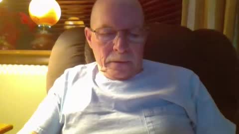 Snapshot of aguynrkfrd chatting on December 2, 9:56 am aguynrkfrd online show from December 2, 9:56 am