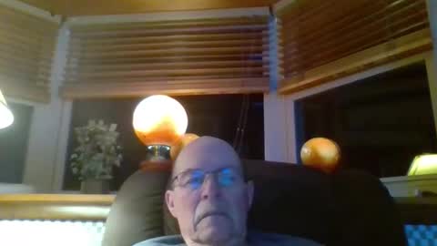 aguynrkfrd online show from March 29, 9:42 am