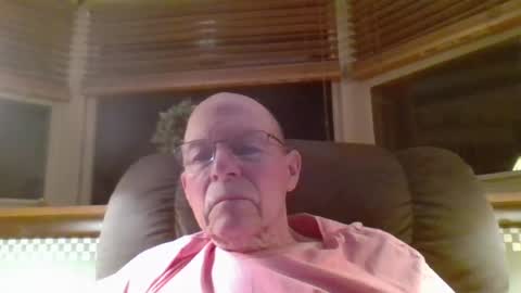 Snapshot of aguynrkfrd chatting on July 17, 9:27 am aguynrkfrd online show from July 17, 9:27 am