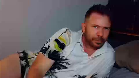 Blue Eyed Handsome Man online show from March 14, 5:18 pm