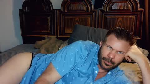 Blue Eyed Handsome Man online show from March 16, 10:03 pm