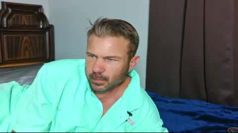 Snapshot of ahardman10 chatting on June 10, 1:50 am Blue Eyed Handsome Man online show from June 10, 1:50 am